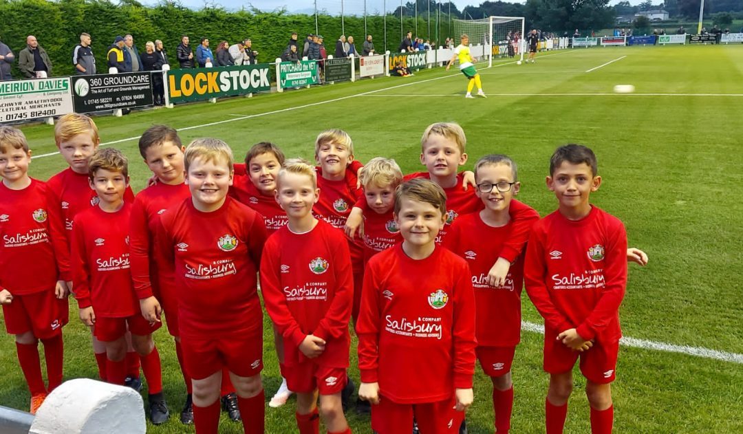 Salisburys Accountants Proud Sponsors of Denbigh Town Football Club Under 9s